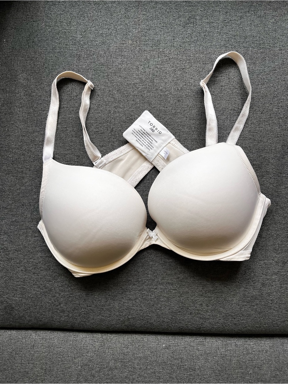 Torrid Bra 38D Ivory Cream Smooth Push Up Plunge Underwire Padded